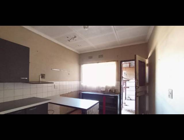 3 BEDROOM HOUSE FOR SALE IN ELSBURG